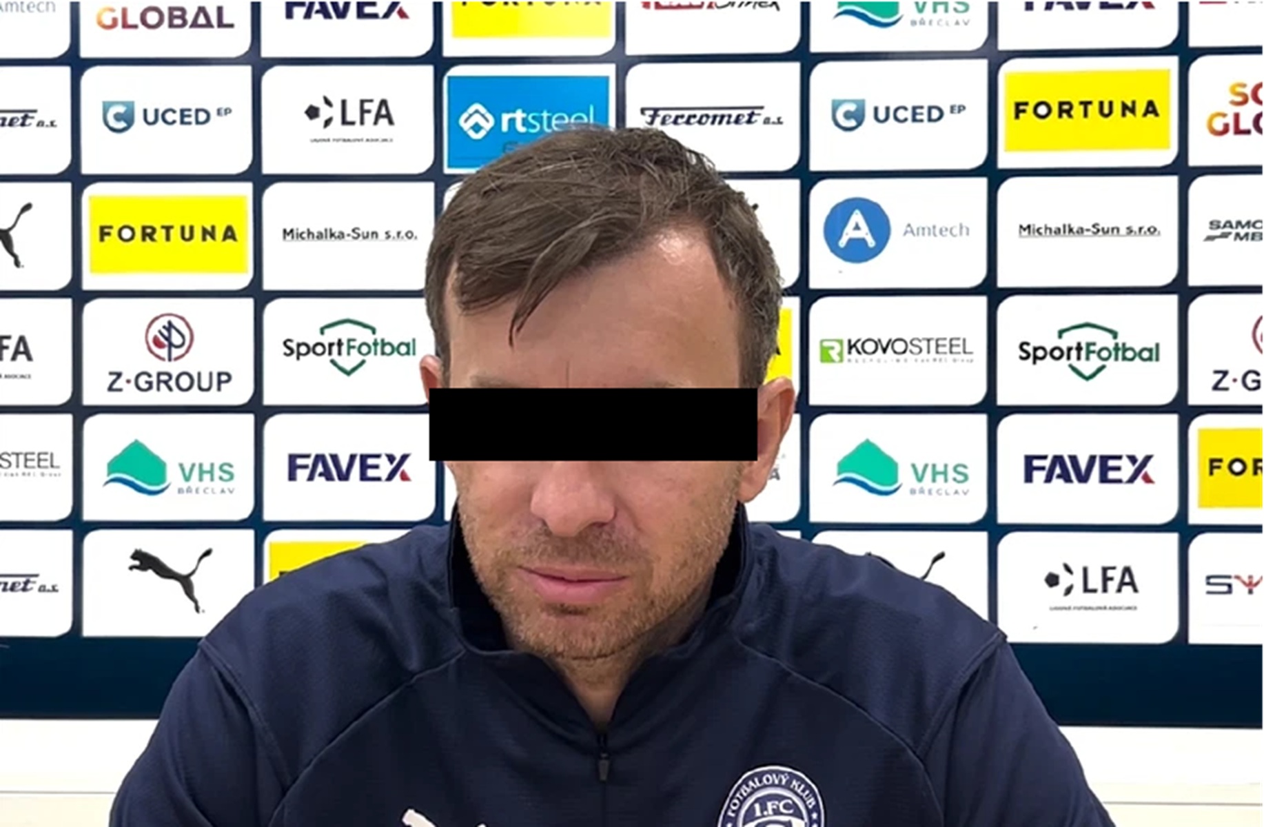 Nagrywał piłkarki pod prysznicem. Wyrok wywołał oburzenie