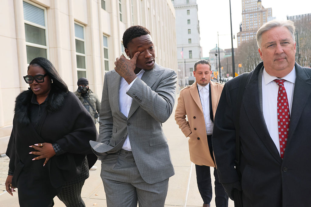 Muszą wypłacić mu pieniądze. Tę sprawę wygrał