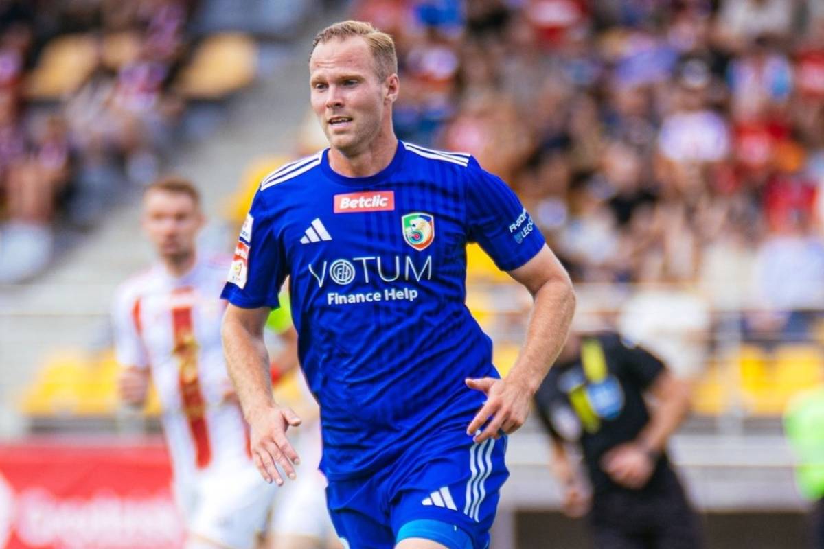 Oficjalnie. Szwed odszedł z Miedzi do rywali Lecha