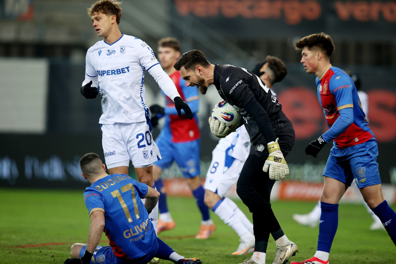 PKO Ekstraklasa: Lech znów zawiódł! Duży awans Piasta, zobacz tabelę