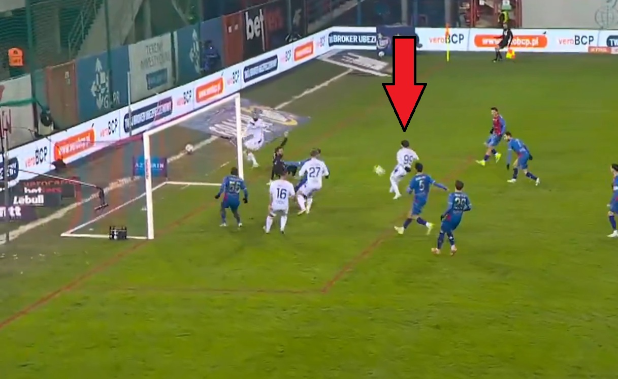 Co on najlepszego zrobił?! Niebywałe pudło piłkarza Lecha