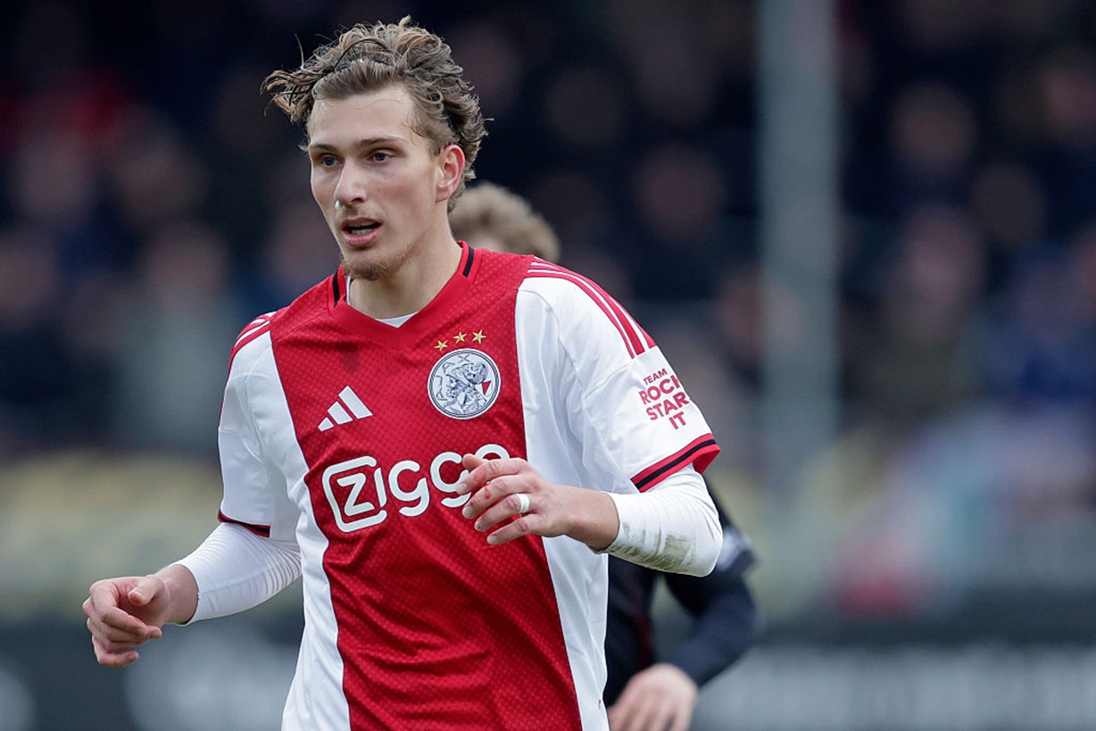 Nowy skrzydłowy w Barcelonie? To wielki talent Ajaxu Amsterdam