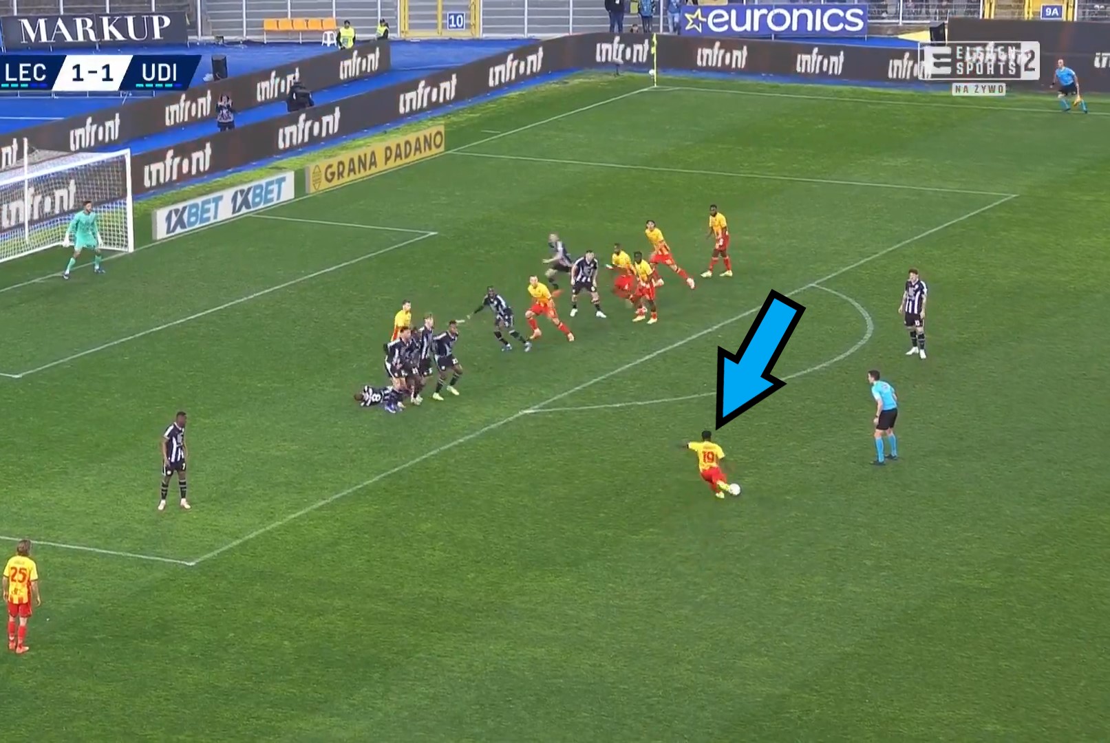 Mieli rzut wolny w 90. minucie. Po chwili stadion oszalał [WIDEO]