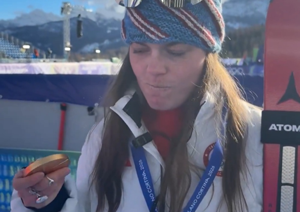 Pokazała, co stało się z jej złotym medalem. "Uszkodzony"