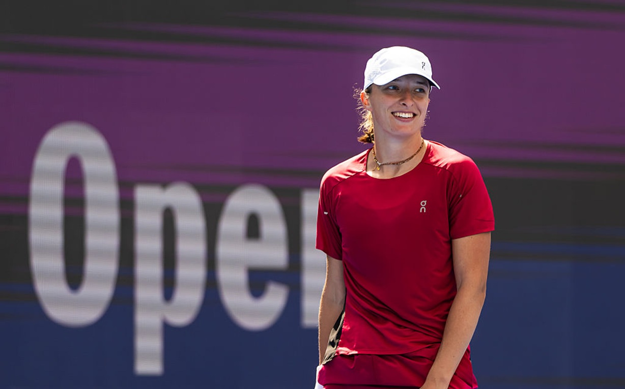 Świątek z pewnym awansem w Dosze