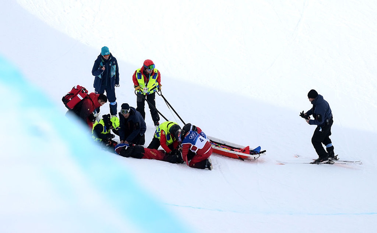 Uderzyła twarzą o stok. Paskudny upadek na igrzyskach