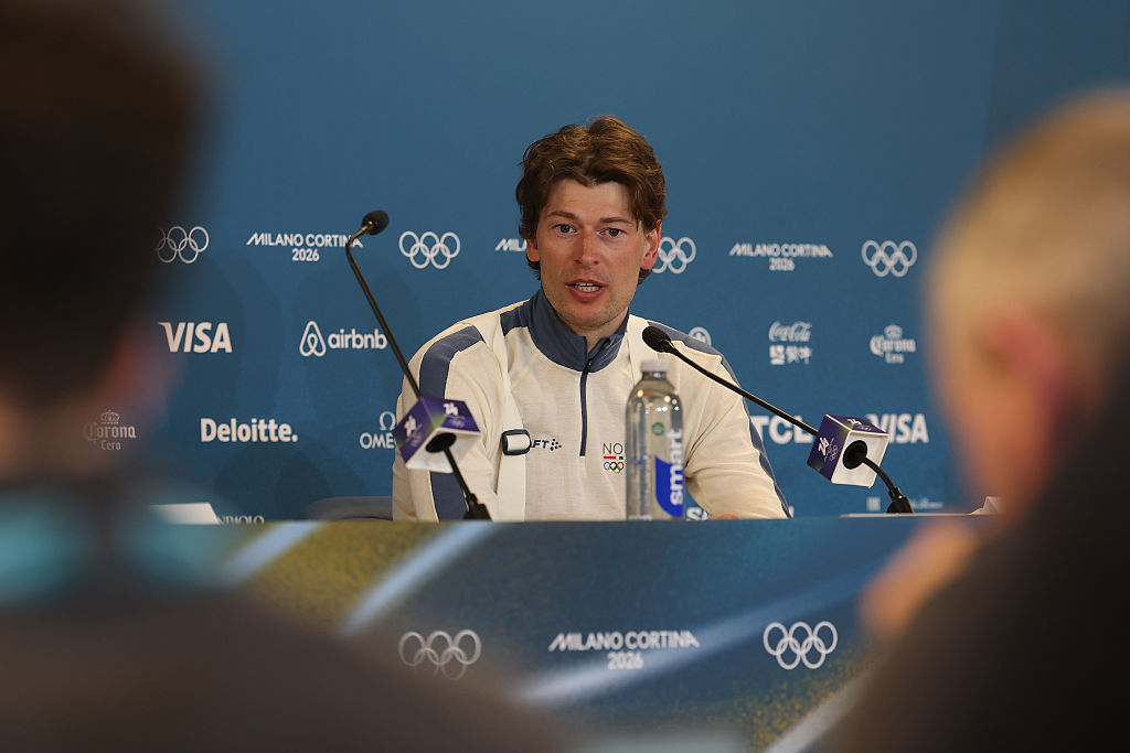 O jego zdradzie mówi cały świat. Teraz przeprasza