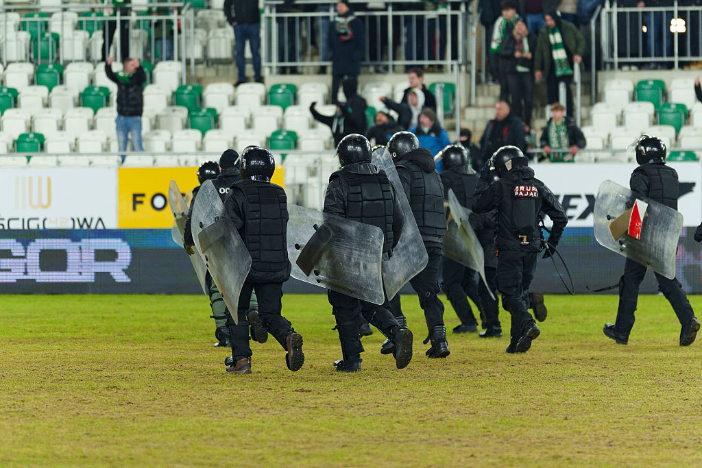 Skandal w Radomiu. Policja zatrzymała napastnika. "Był nietrzeźwy"
