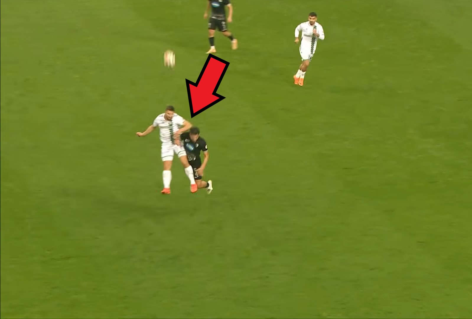 Czerwona kartka polskiego napastnika. Wszedł na boisko w 86. minucie [WIDEO]