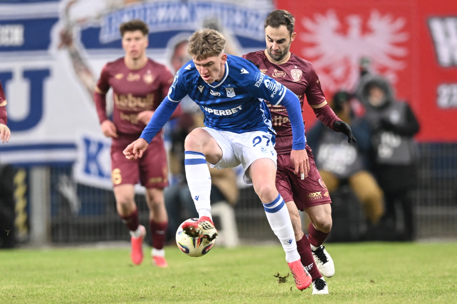 Dwa szybkie ciosy i gol w końcówce. Lech zrewanżował się Piastowi