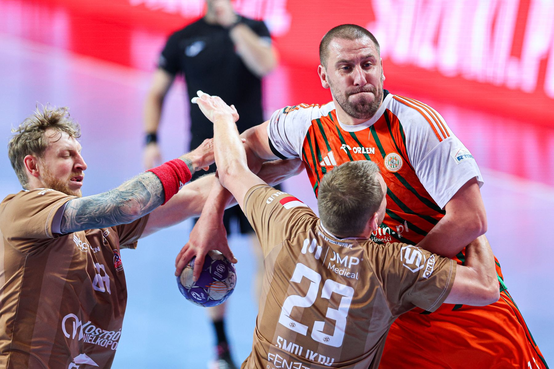 Zagłębie wciąż ostatnie. Ostrovia? Trzyma się podium