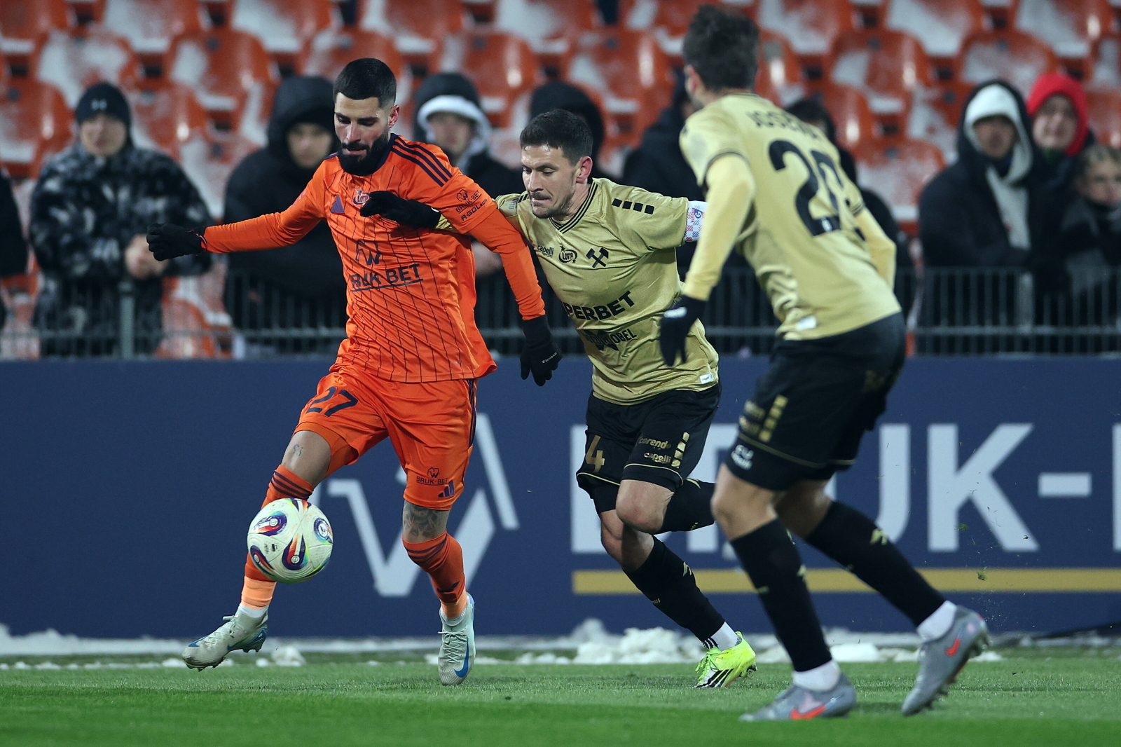 Górnik stracił punkty w Niecieczy! Olbrzymia kontrowersja