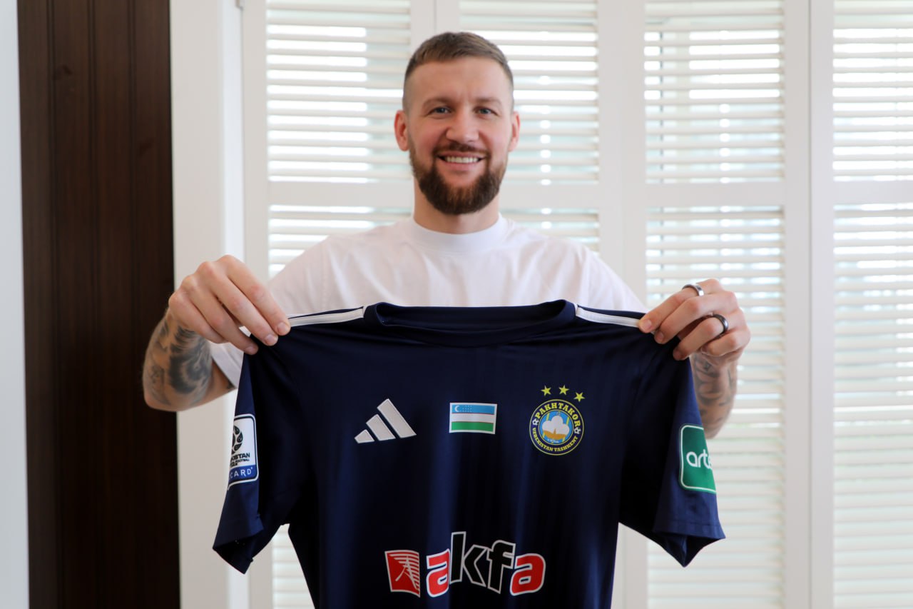 Oficjalnie. Polski napastnik ma nowy klub. Egzotyczny kierunek