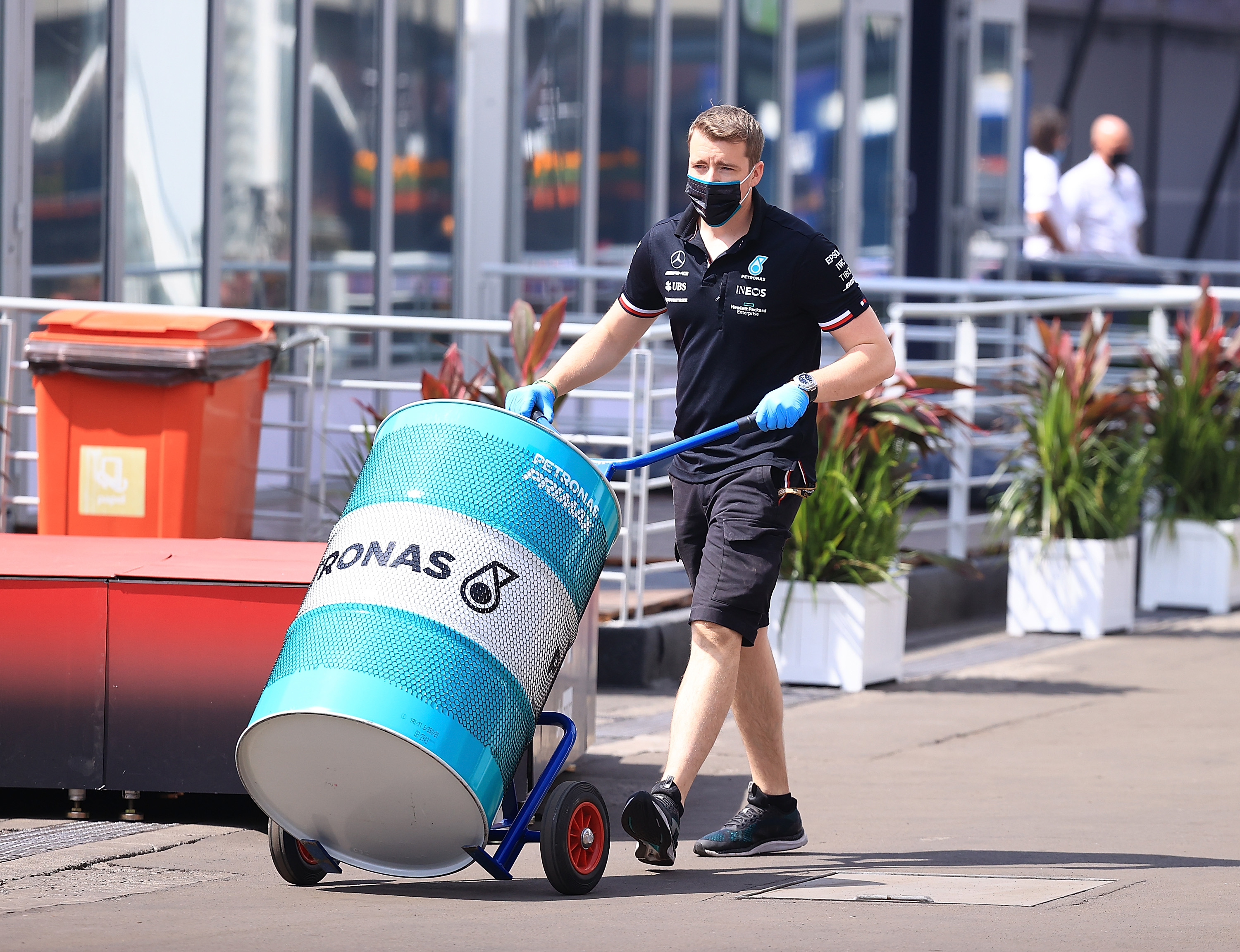 Ogromny problem z paliwem w F1. Gigant walczy z czasem