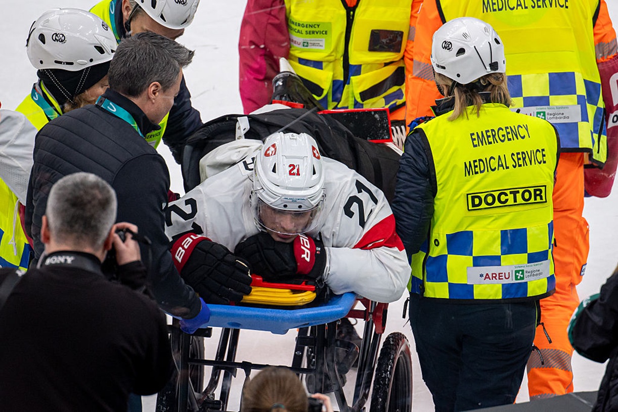 Podczas igrzysk zniesiono go na noszach. Jego klub przekazał złe wieści
