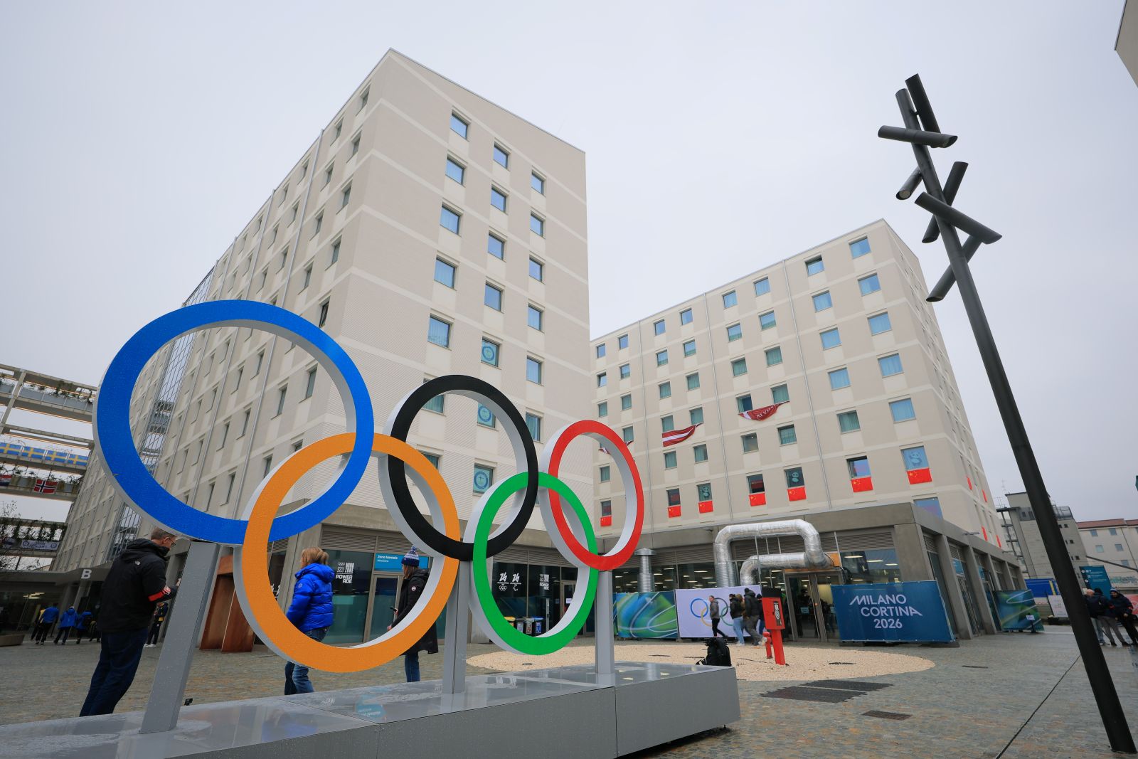 Oto, gdzie trafiły prezerwatywy z igrzysk. Zawrotna cena