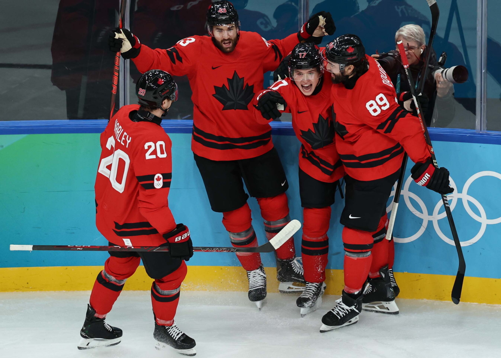 To oni powalczą o medale igrzysk. Znamy pary półfinałowe turnieju hokeja