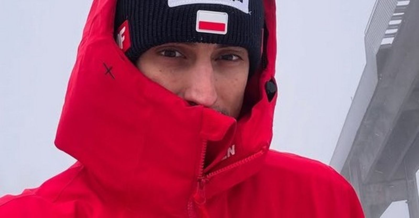 Mają skakać w USA. Problemy polskich skoczków na lotnisku