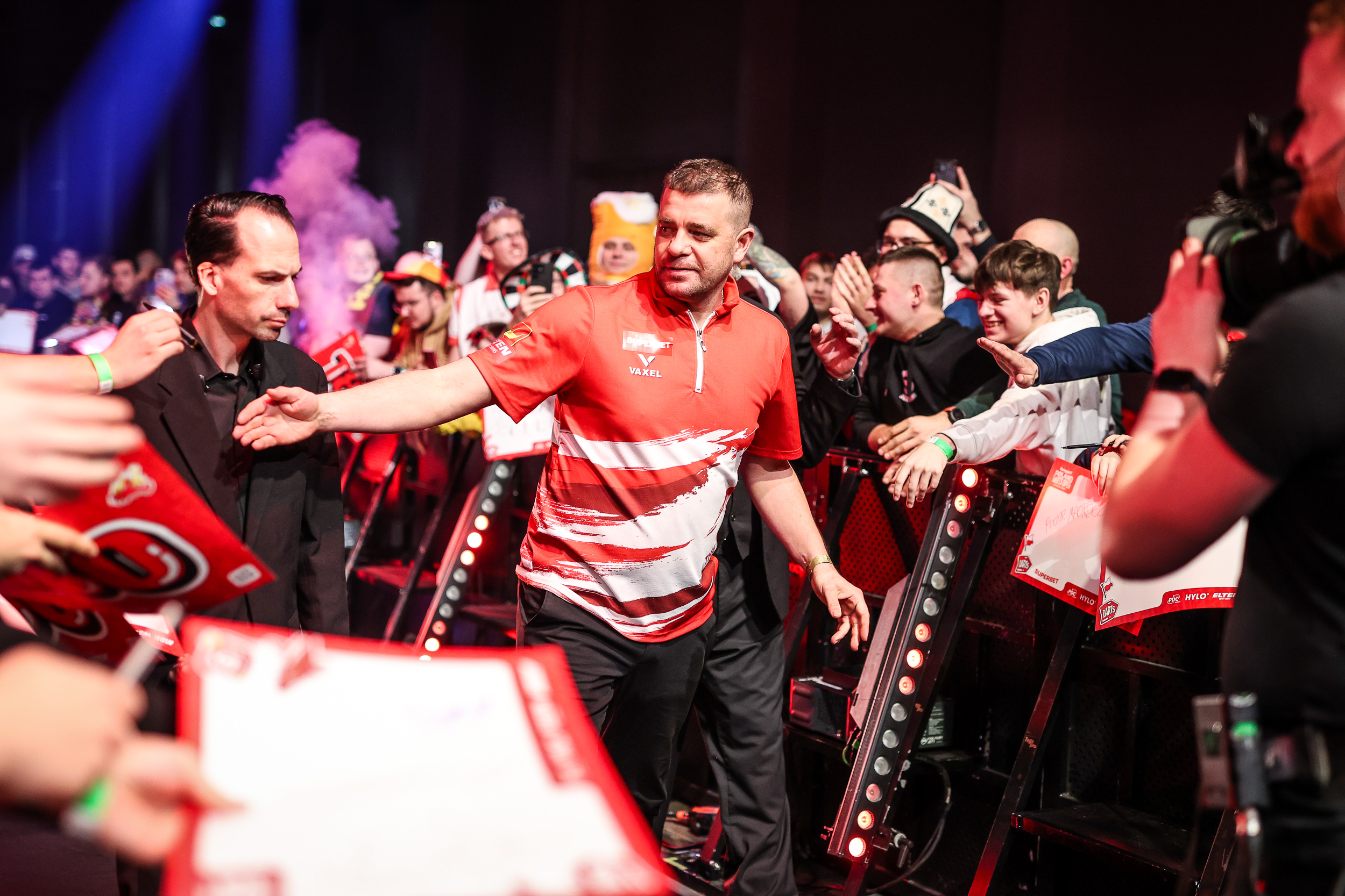 Gorące przywitanie światowego darta w Krakowie. Polacy powalczyli