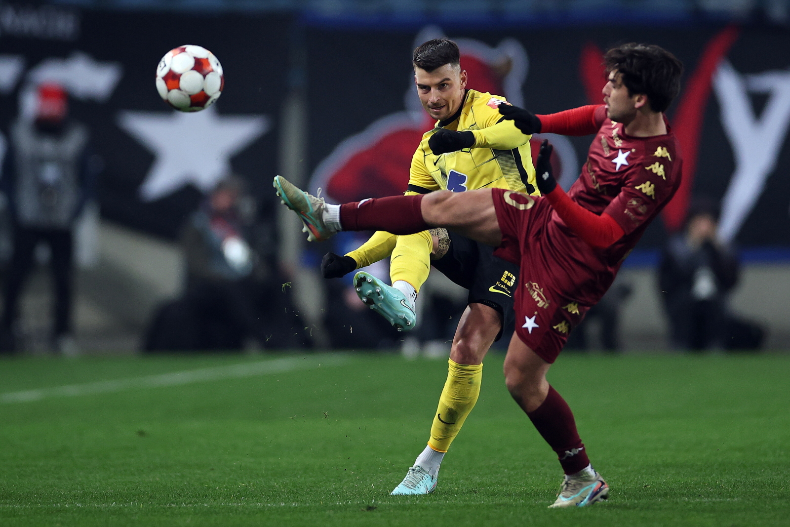 Dwa gole w derbach Krakowa. Zwrot w 79. minucie