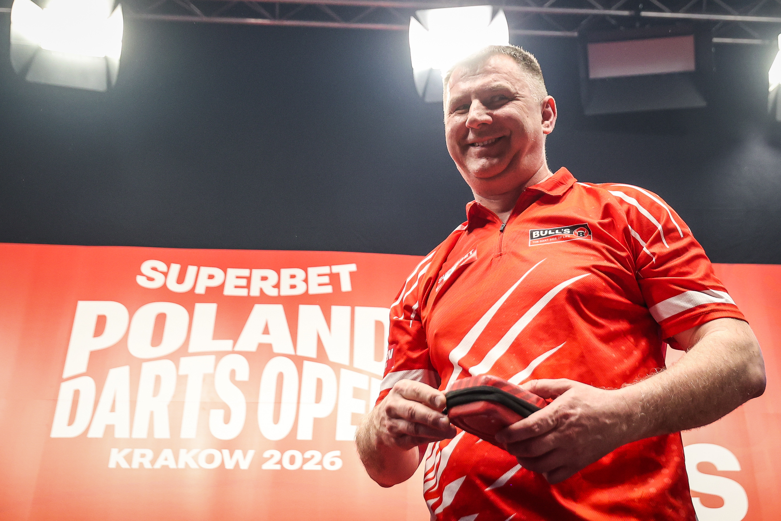 Krzysztof Ratajski jak zwykle skromny. "Kibice? Mam nadzieję, iż przychodzą przede wszystkim dla darta"