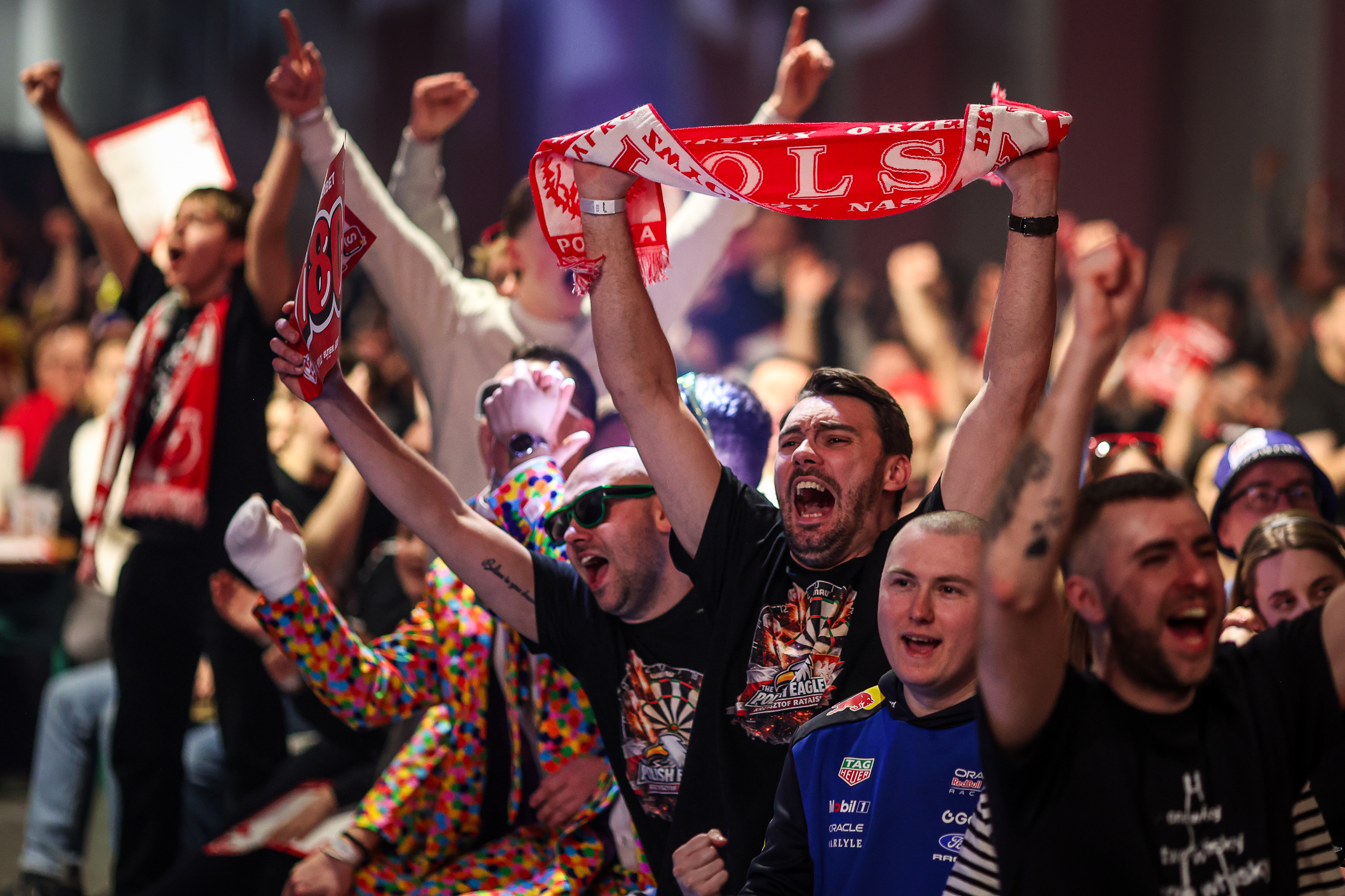 Była godzina 21:37. W Krakowie zabrzmiała "Barka". To już darterska tradycja [WIDEO]