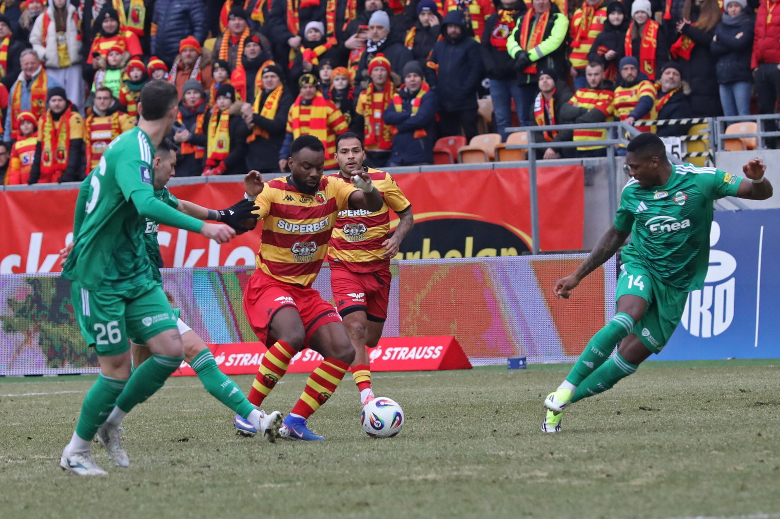 PKO Ekstraklasa: interesujący mecz w Białymstoku, Jagiellonia powiększyła przewagę nad wiceliderem