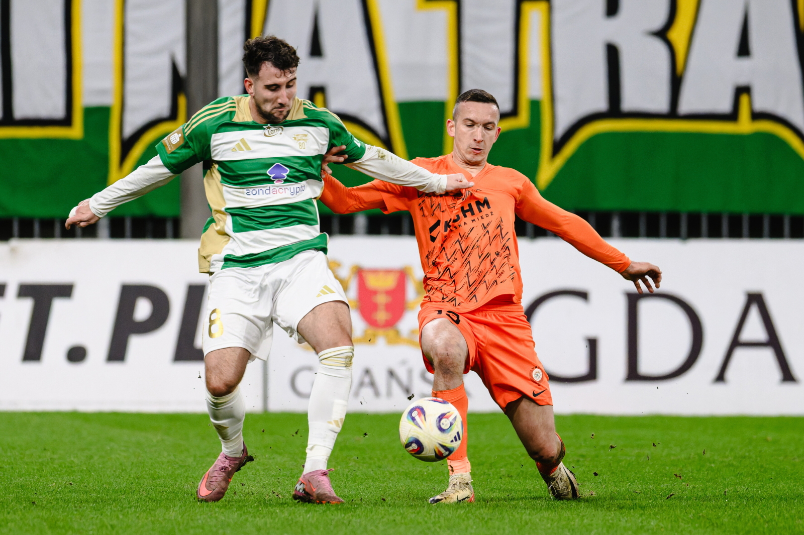 Zimny prysznic w Gdańsku. Zagłębie ma patent na Lechię