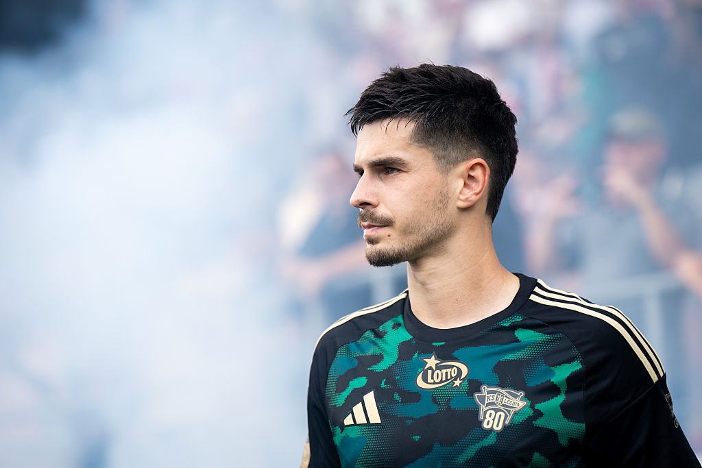 Kibice walczyli na murawie na jego oczach. "Na Słowacji przeżyłem wszystko"