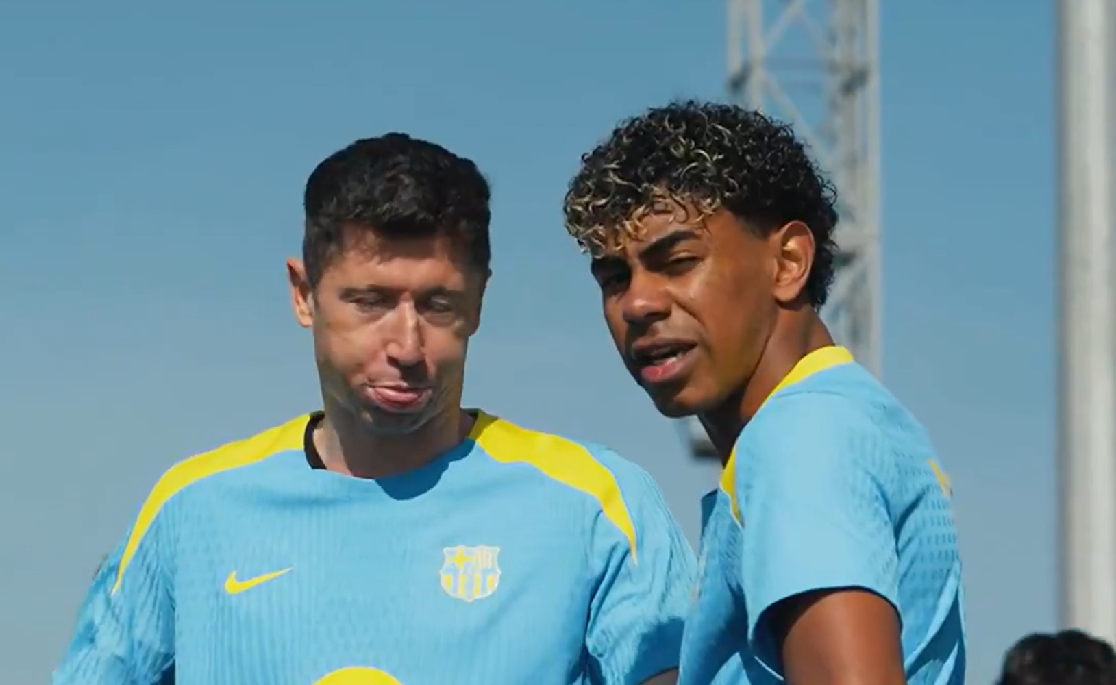 To wideo jest hitem. Spójrzcie na Lewandowskiego i Yamala