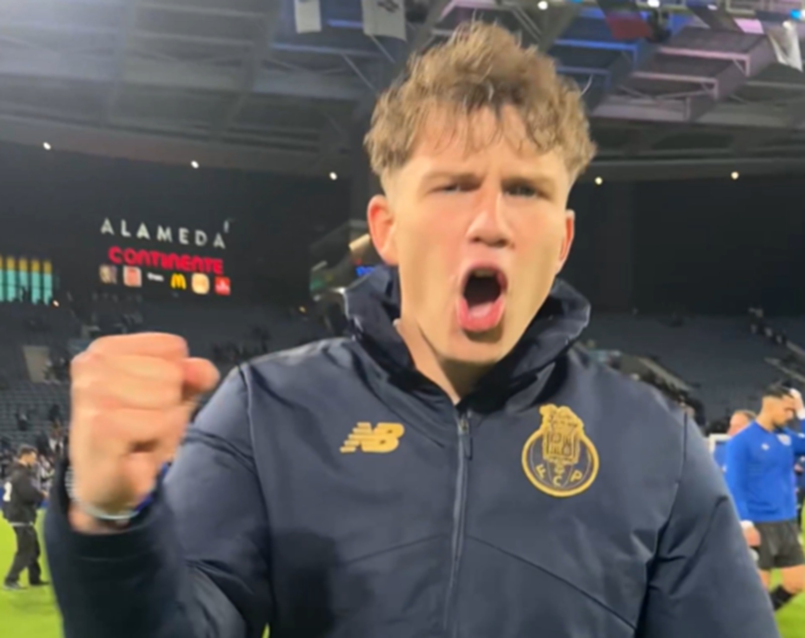 Pietuszewski stanął przed kamerą. Oto w jakim języku mówił