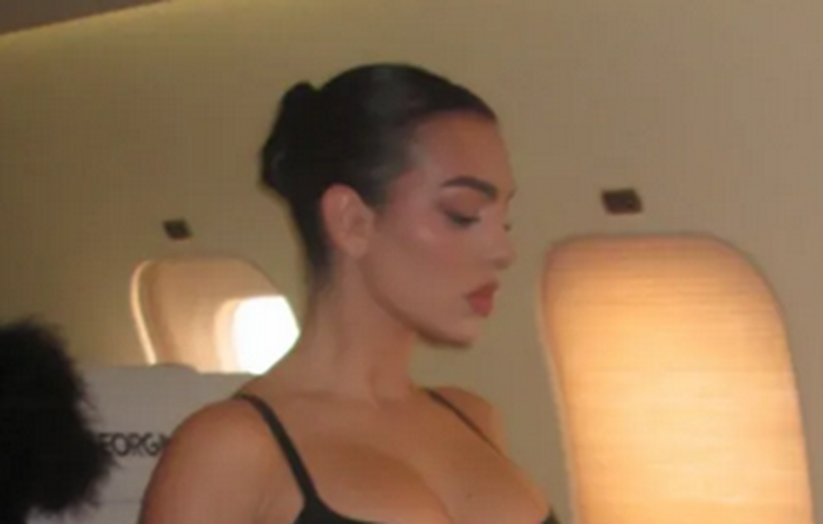 Miała na sobie tylko stanik i rajstopy. Ukochana Ronaldo zszokowała fanów