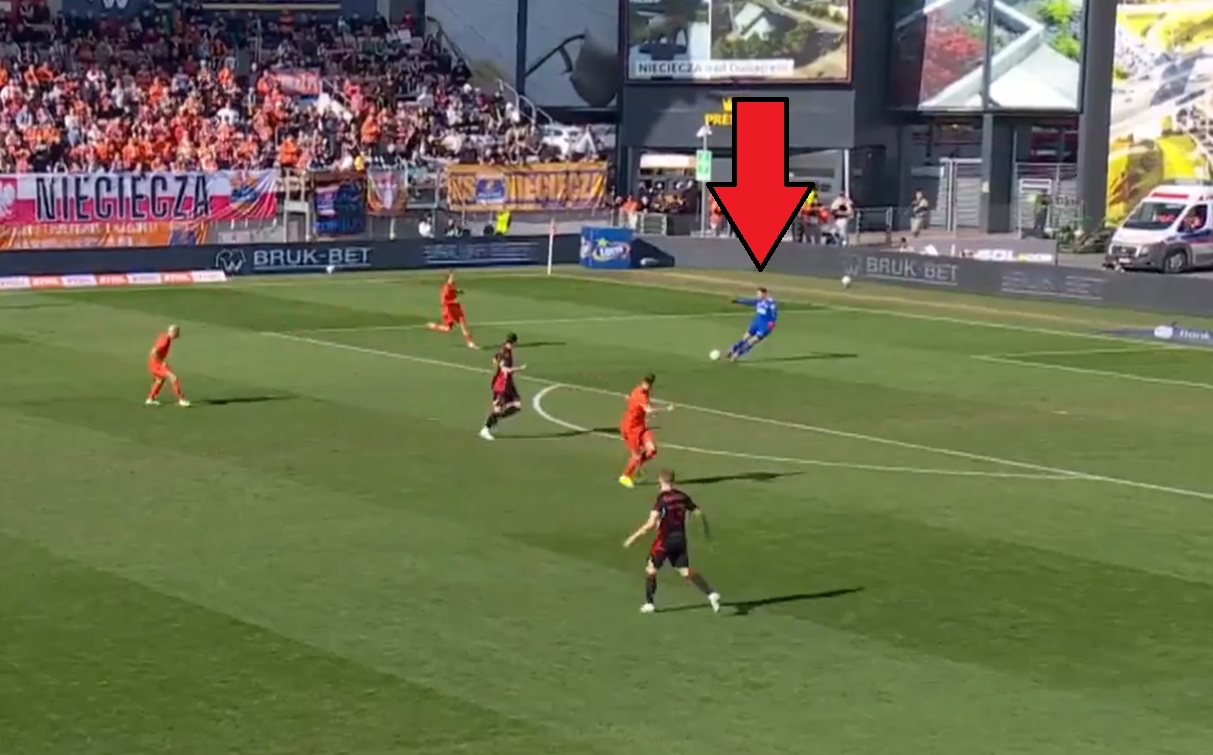 Błąd bramkarza i piękne wykończenie. Tak strzelali w Niecieczy