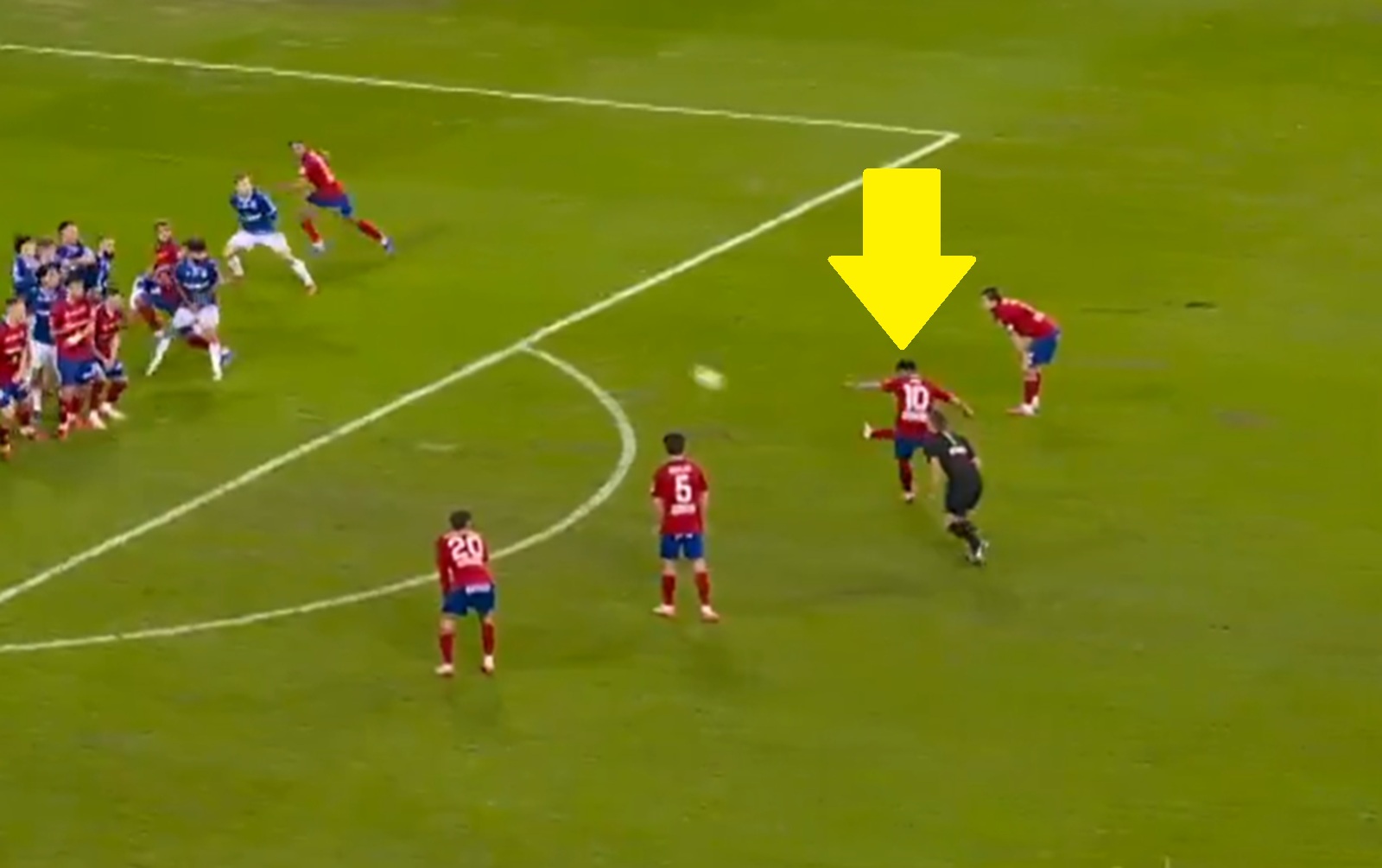 Spadający liść. Cudowna bramka w polskim szlagierze [WIDEO]