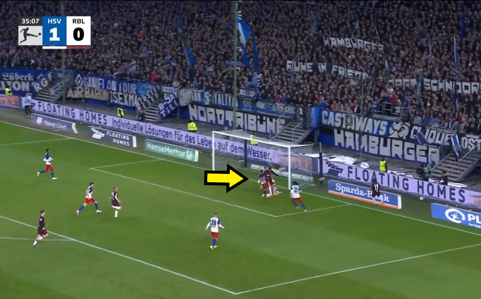 "Naprawdę zjawiskowy". Efektowny gol piętą w Bundeslidze [WIDEO]