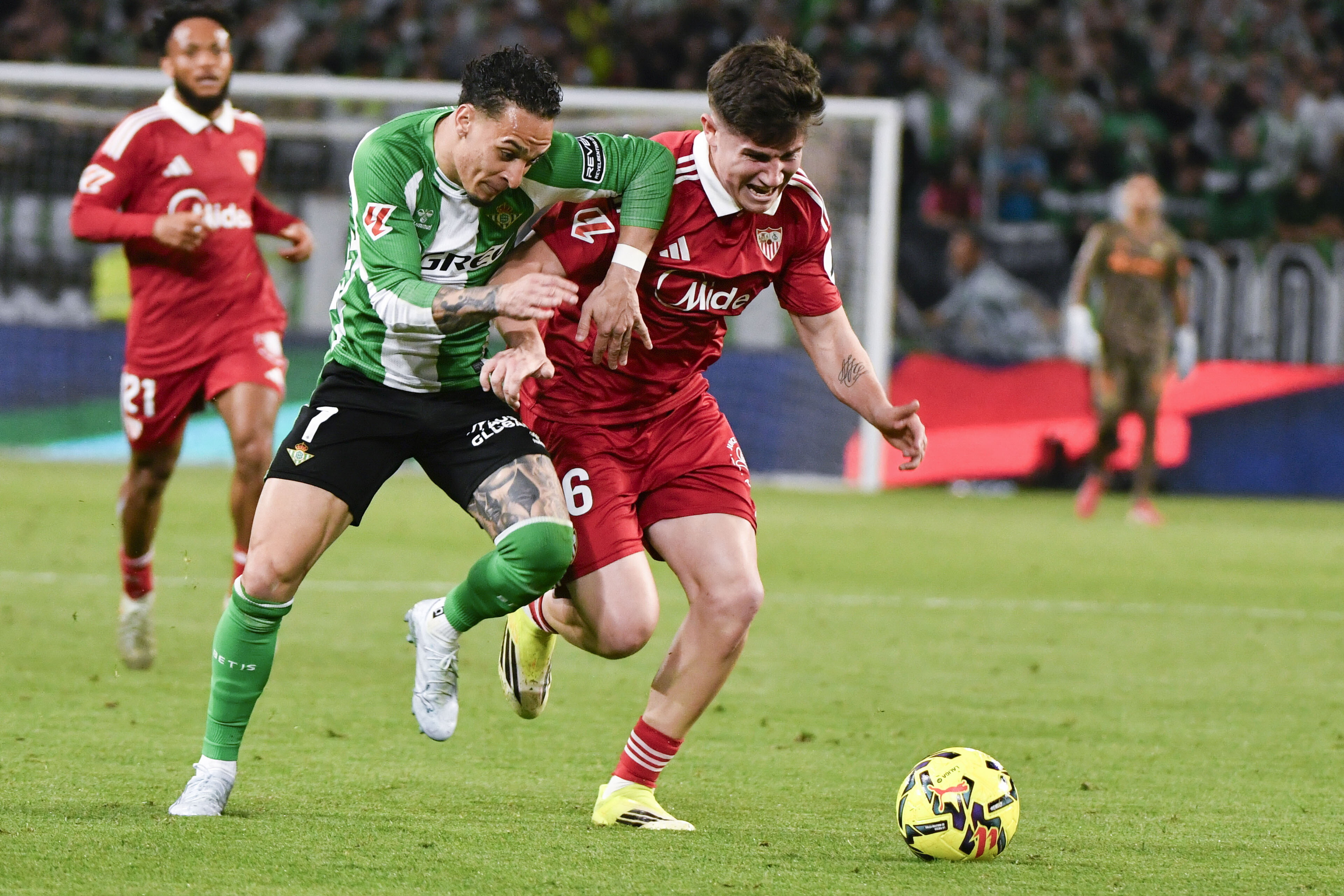 Cztery gole w derbach Sewilli. Pogromca Realu Madryt przegrał