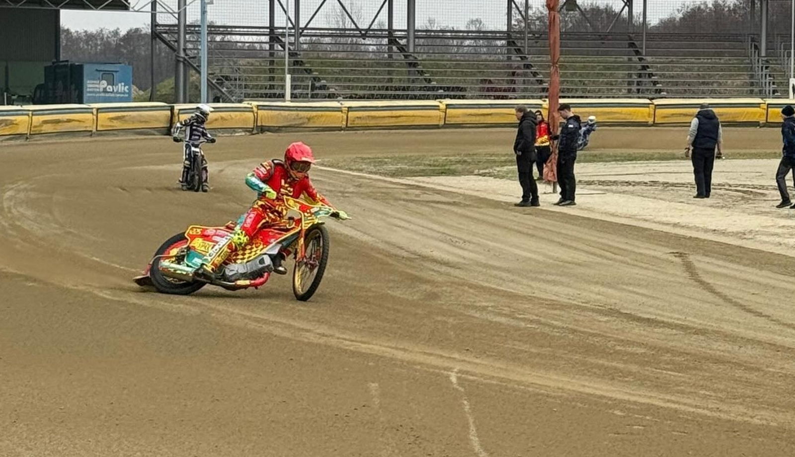 Żużel. Kolejny dzień treningów w Chorwacji i Słowenii. Kapitan ROW-u udał się do Francji