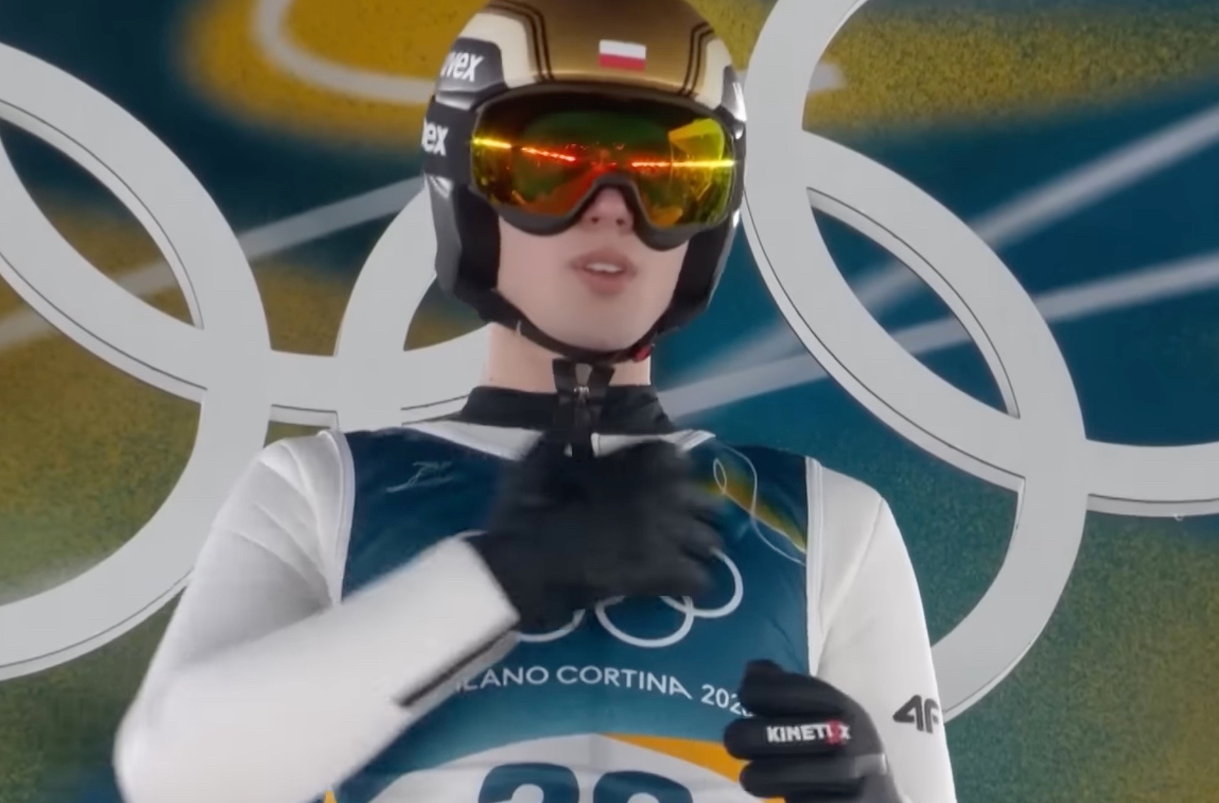 Nie kryje się z tym. To dlatego robi znak krzyża przed skokiem