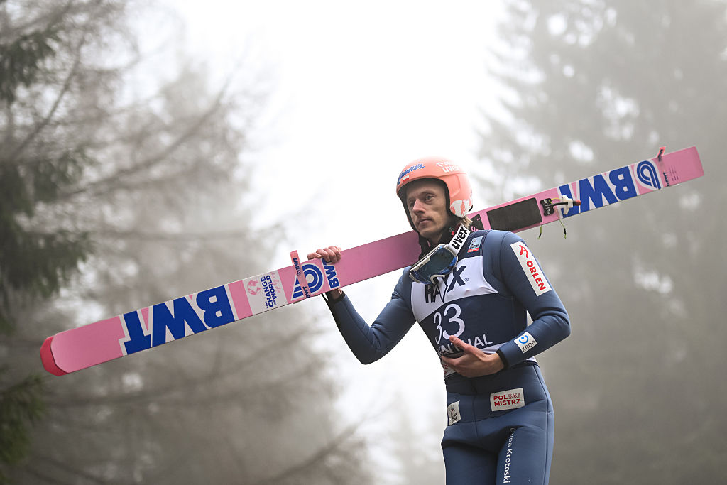 Katastrofa Dawida Kubackiego. Kamil Stoch najlepszym z Polaków