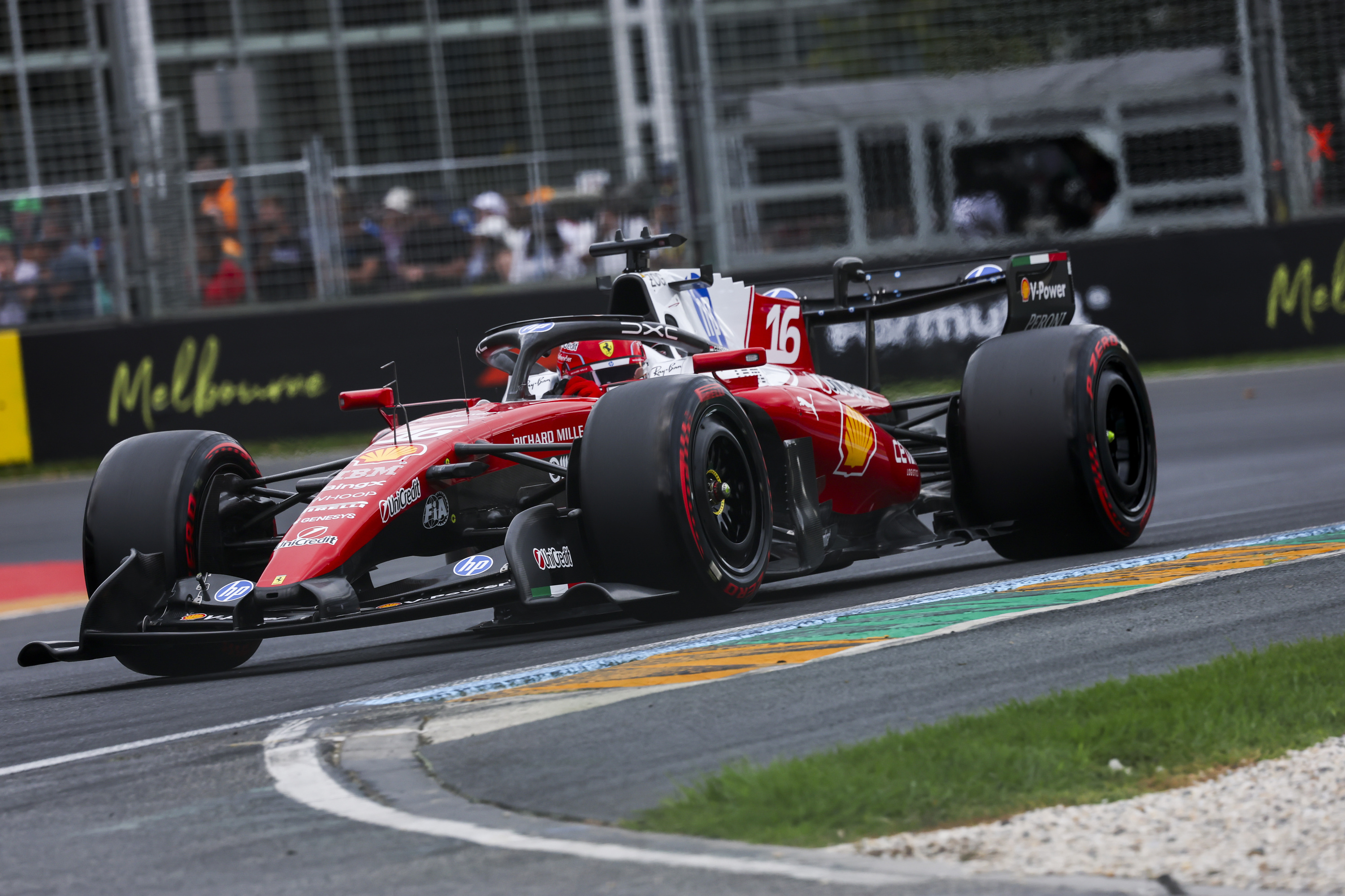 Kierowca Ferrari broni nowej F1. "Z kokpitu manewry nie są sztuczne"