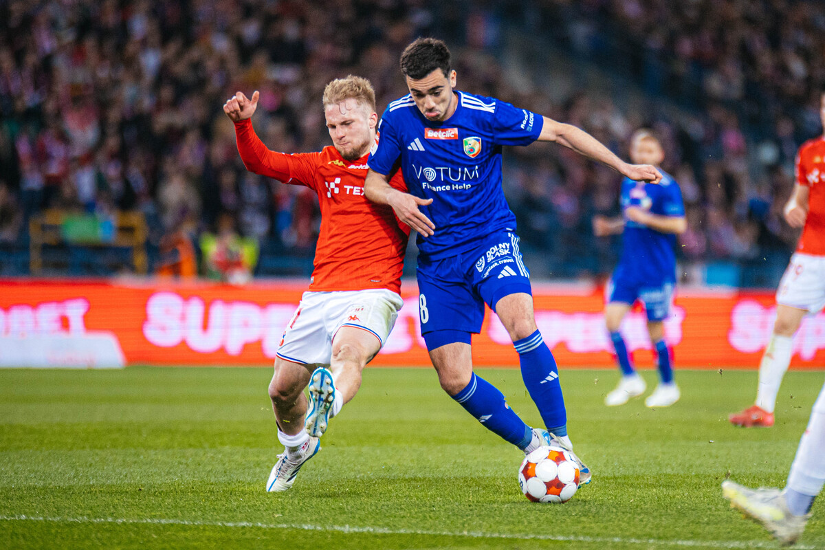 Polonia Bytom - Wisła Kraków: typy, kursy bukmacherskie, transmisja (12.04)