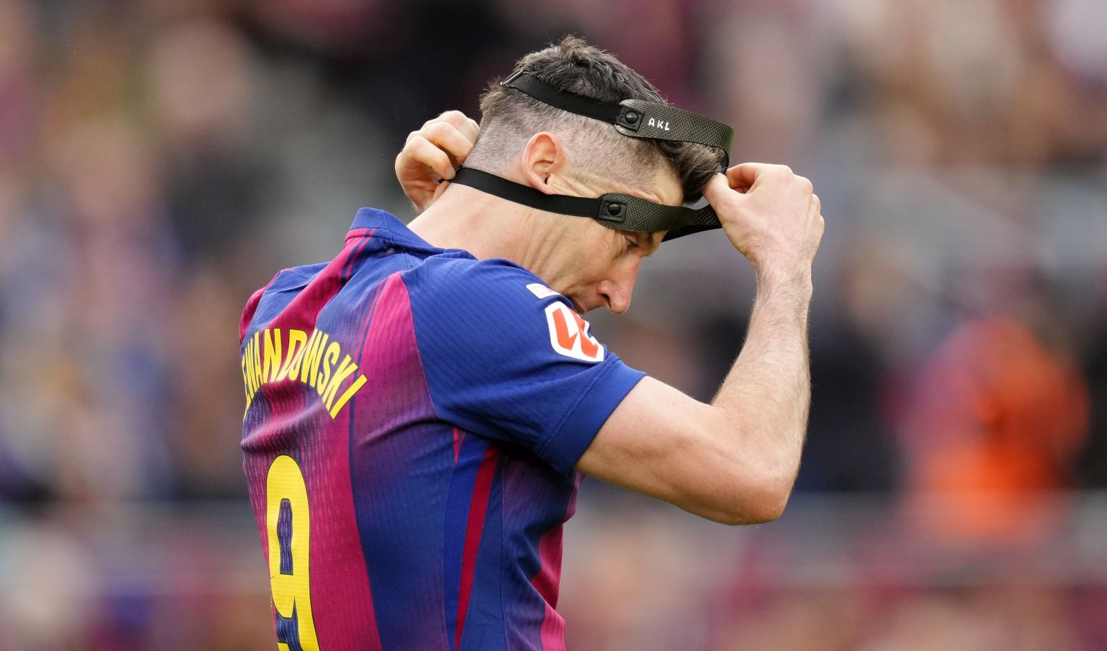 Eksperci punktują Lewandowskiego. "Kopał się po czole"