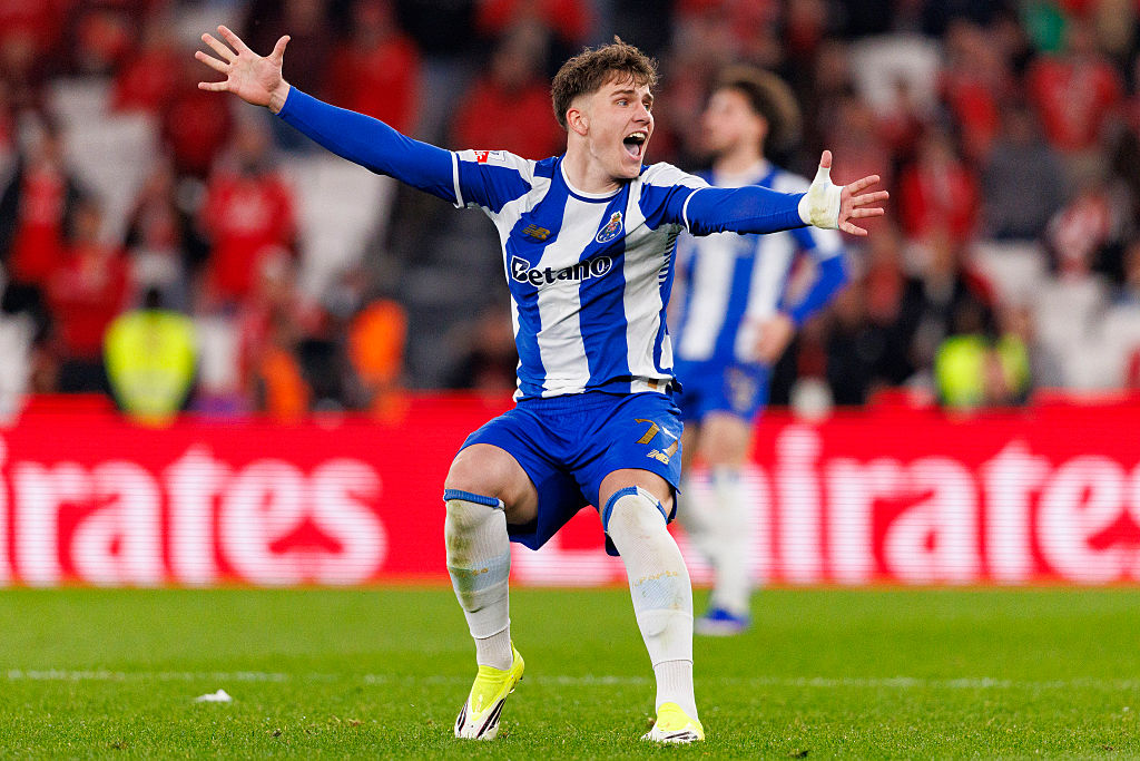 Burza wokół ceny za Pietuszewskiego. Działacz z Porto przerwał milczenie