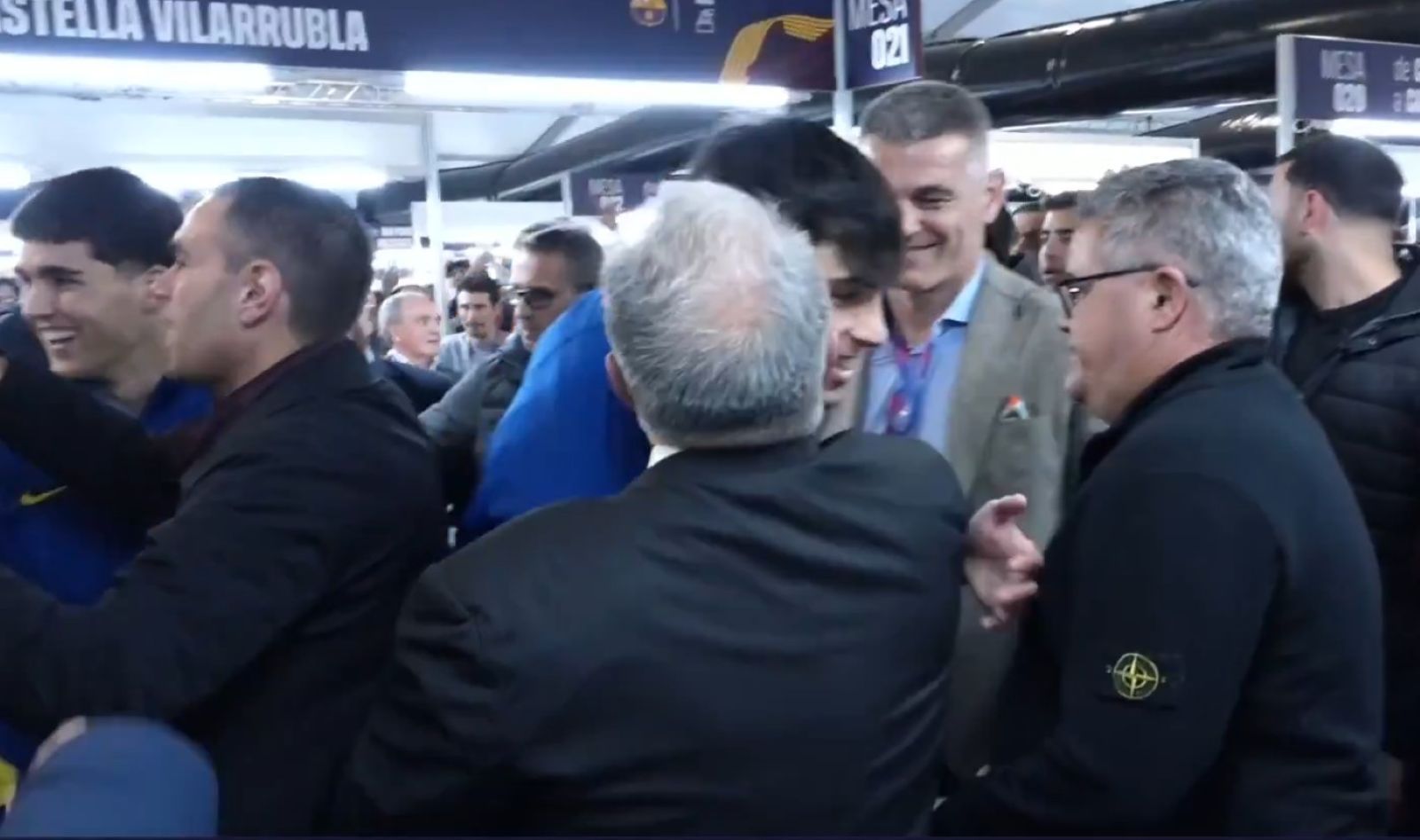 Piłkarze FC Barcelony zobaczyli Laportę. Oto jak zareagowali