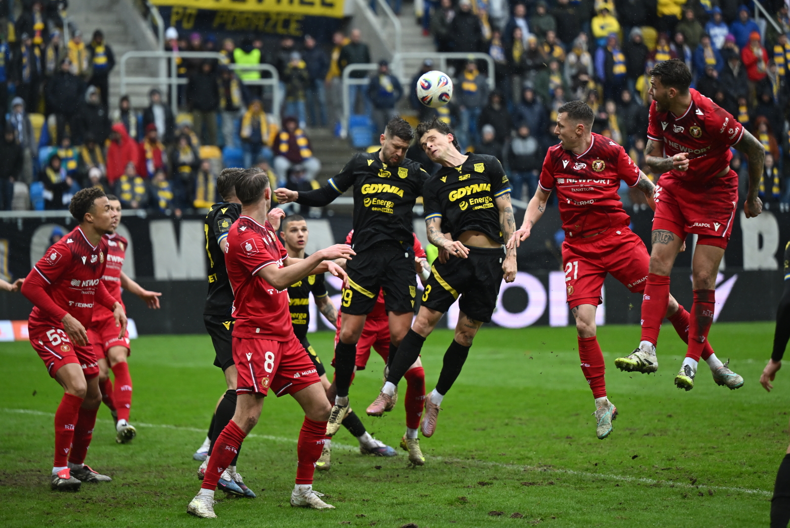 Obrońca Arki mówi wprost. "Taka jest piłka. Raz nam zabierze, raz odda"