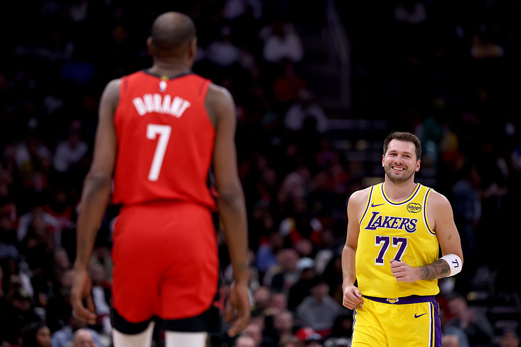 Lakers uciekają Rockets, znów wygrali