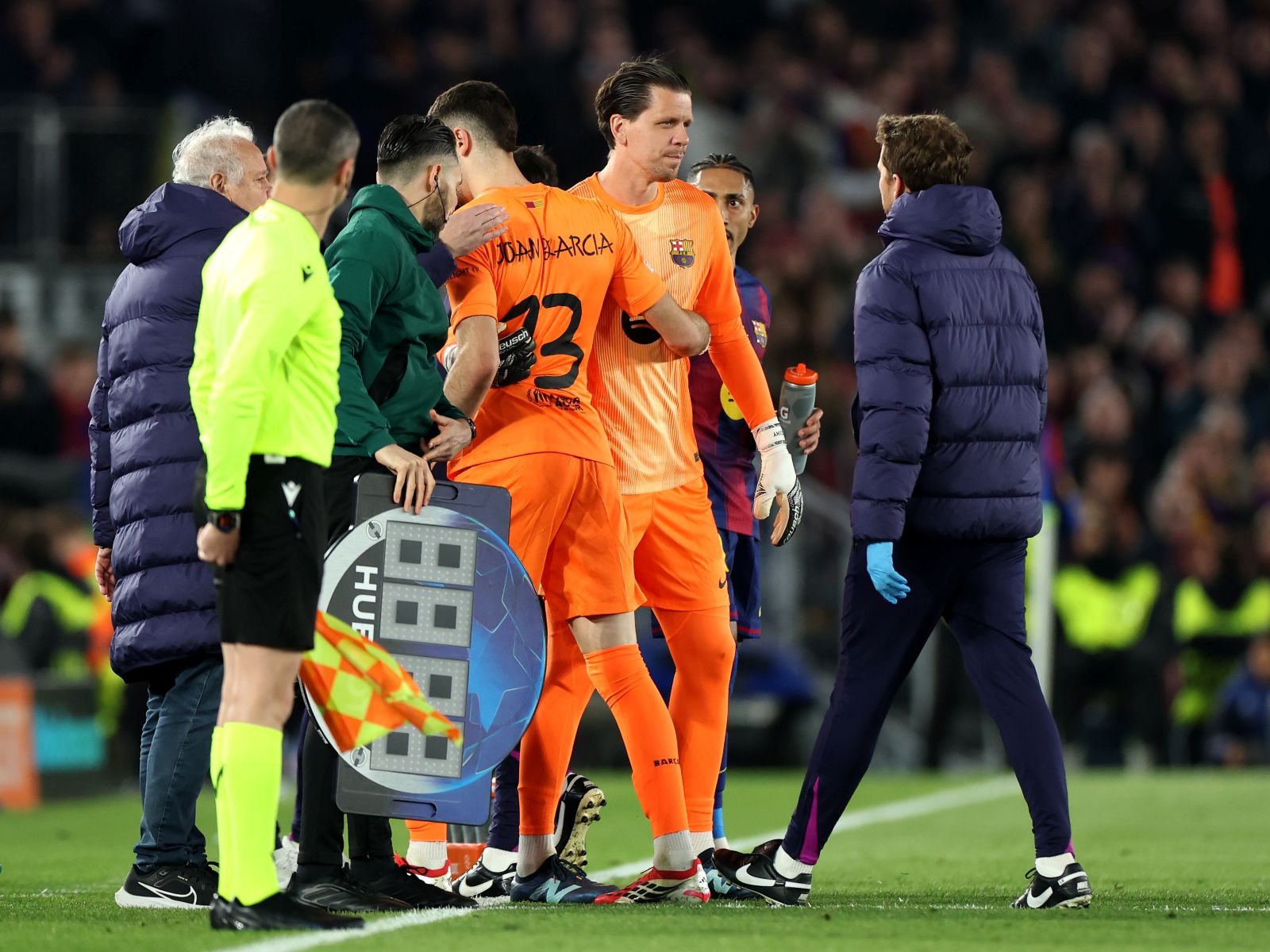 Wielki pech Garcii. Szczęsny musiał ratować sytuację