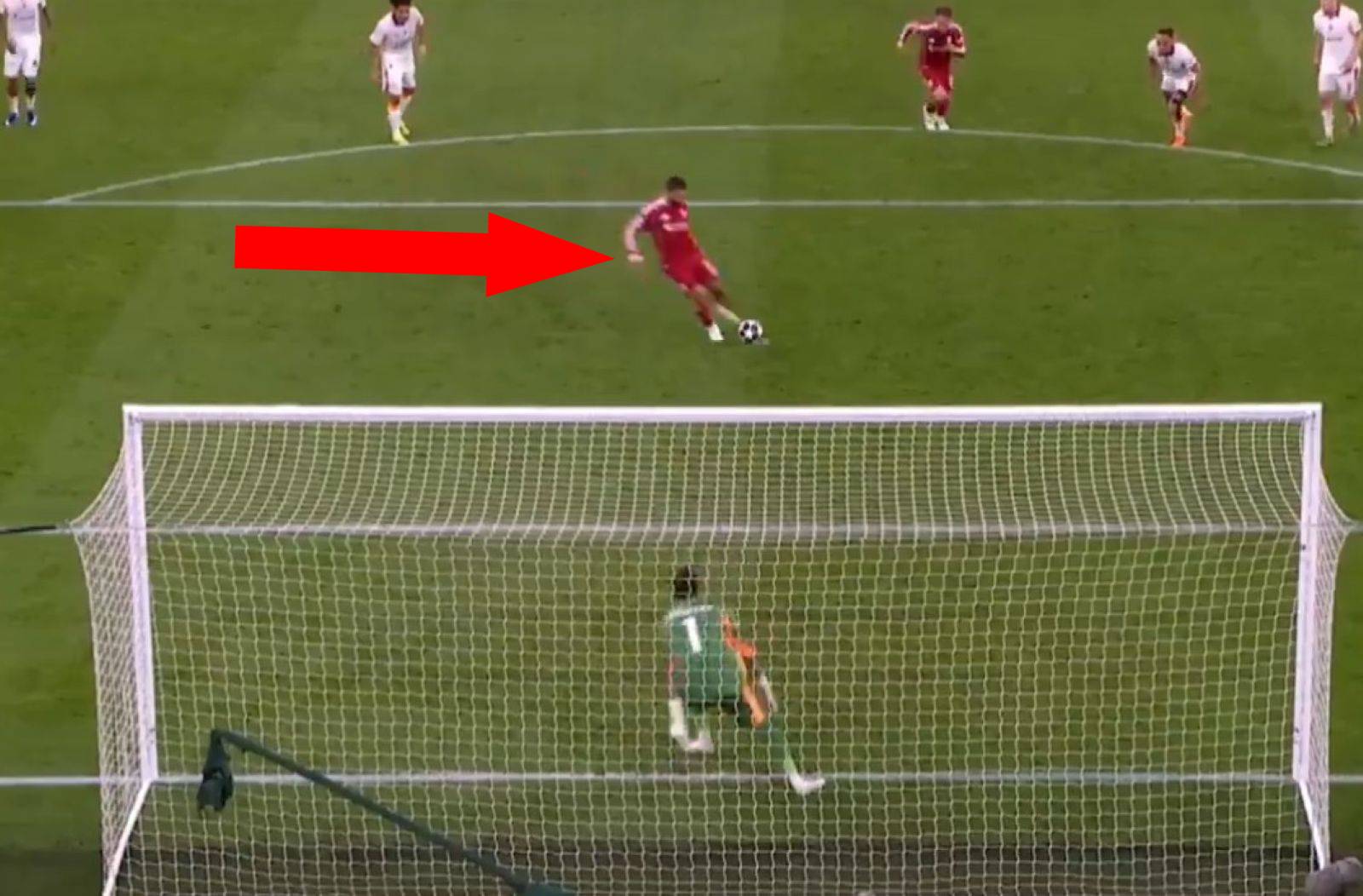 Salah chciał zabawić się przy rzucie karnym. Tak to się skończyło