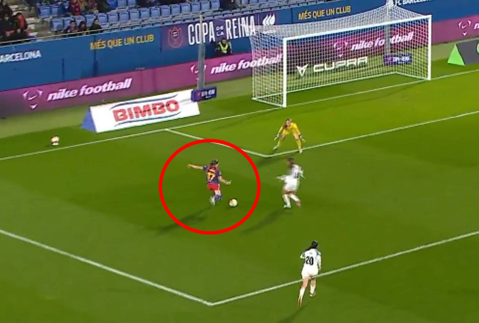 Polski dzień w FC Barcelonie. Trafił Lewandowski, trafiła też Pajor. I to jak!