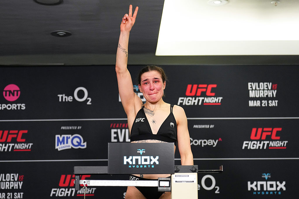 Sceny. Rozpłakała się podczas ważenia